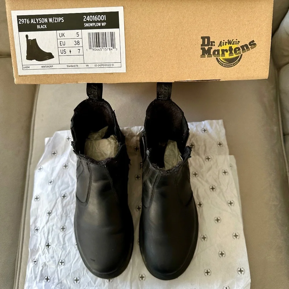 Dr. Martens 2976 Alyson w/zips US size 7, EU38, UK 5 - Picture 5 of 6